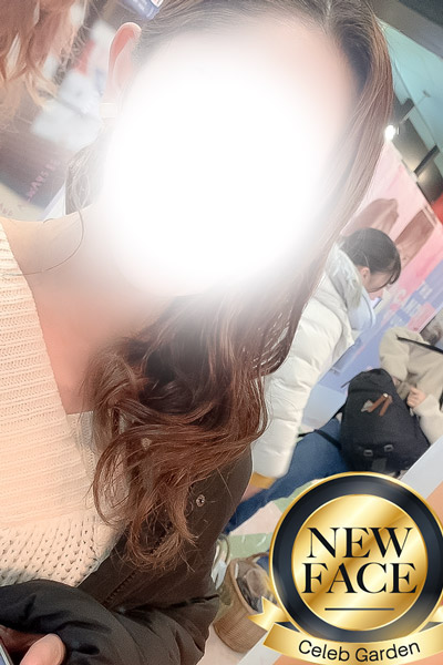 新人アユミ